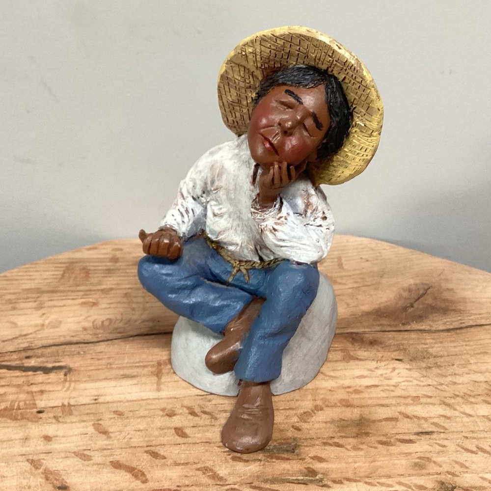 🔵 Vintage - Marked JP 89 - African American Figure in a resting pose - Excellent - Picture 2 of 13
